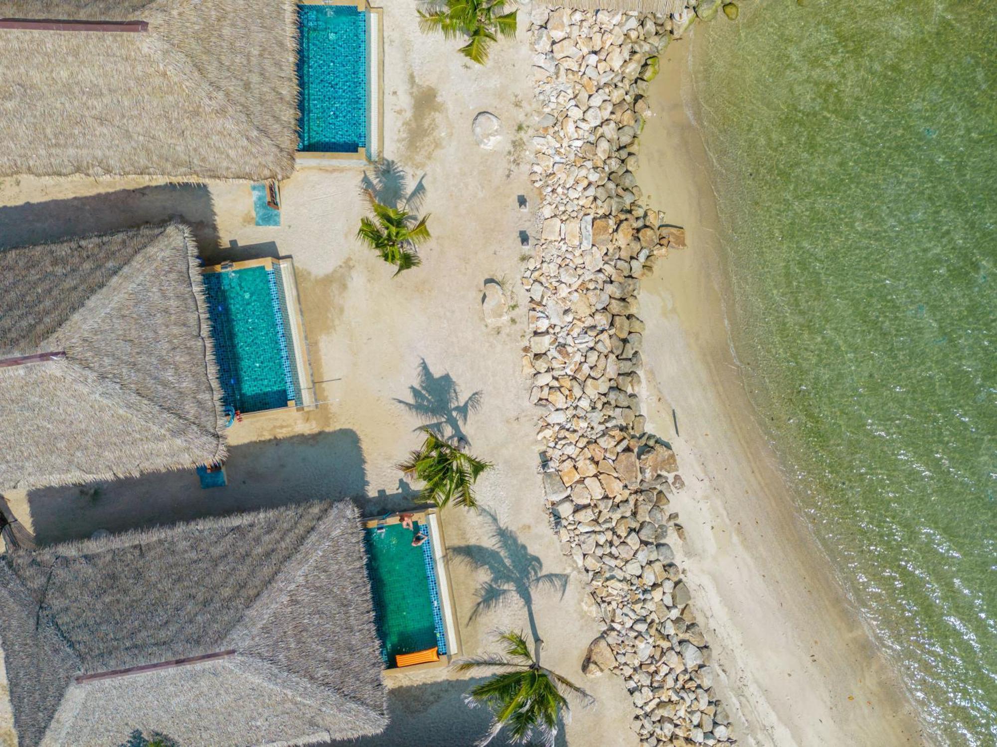 Absolute Beachfront Villas バーン・タイ エクステリア 写真