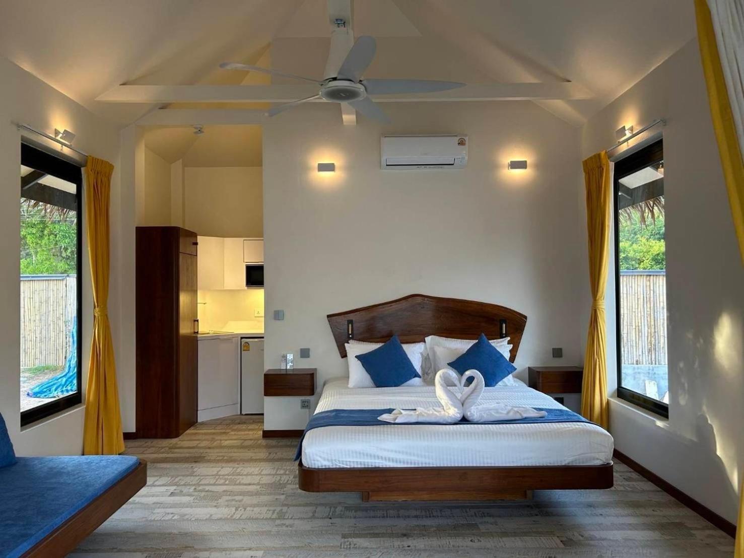 Absolute Beachfront Villas バーン・タイ エクステリア 写真